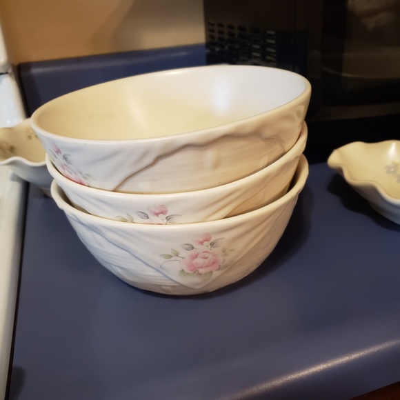 3 Pfaltzgraff Basketweave Serving or Big Cereal Bowl Stoneware 7 1/2' - Picture 3 of 8